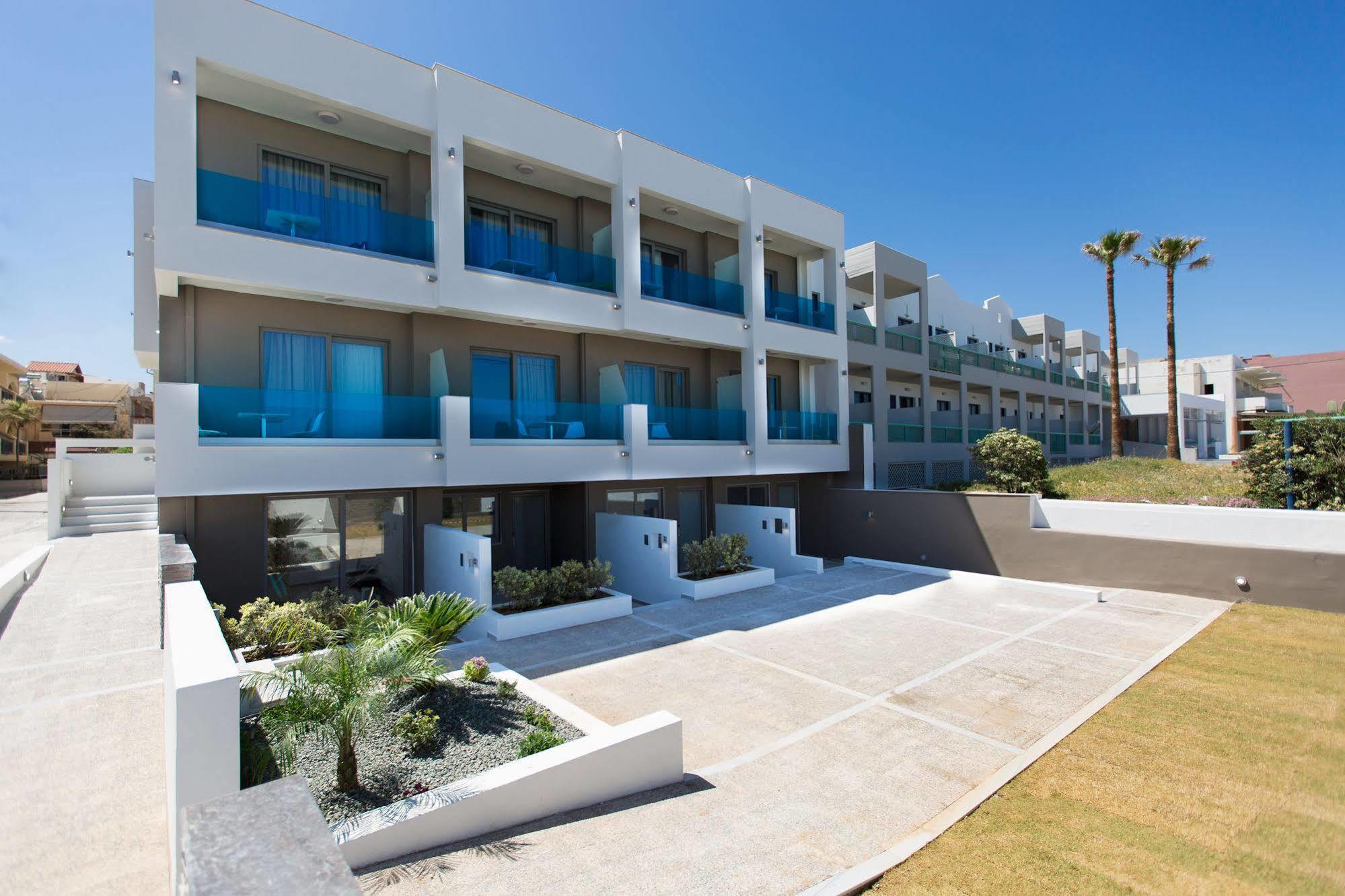 Golden Coast Seaside Apartments 레팀노 외부 사진